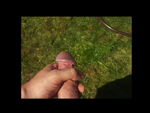 ❤️ Faigheann hottie te a pussy bándearg fucked agus cums le squirt i ghairdín samhraidh ️ Super sex ag ga.sexeey.ru